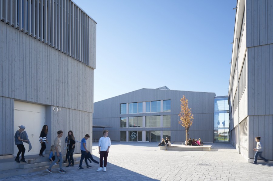 Vista sul cortile della scuola