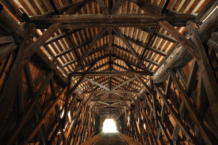 Struttura portante in legno vista dall’interno